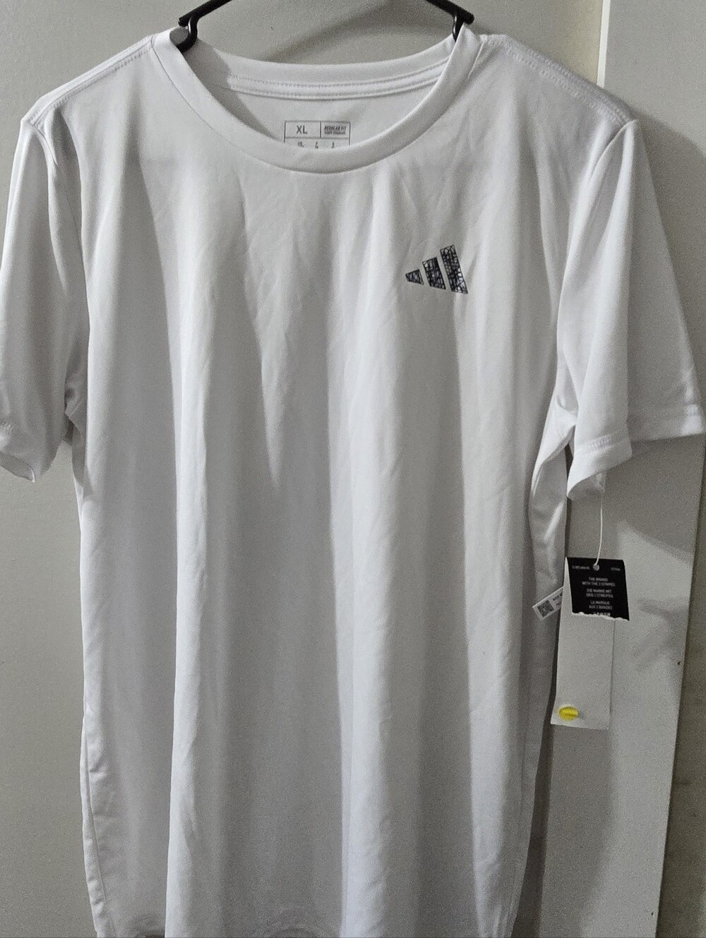 Adidas Mens Aeroready soccer graphic t-shirt in white, NWT Large